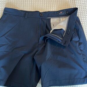 Vineyard Vines performance breaker shorts